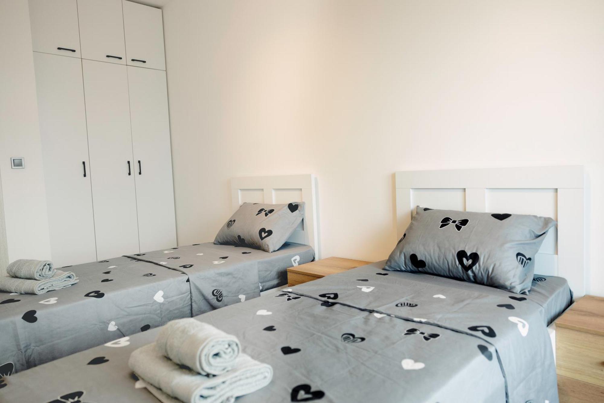 33Rd Floor Twin Apartments In Cevahir Sky City Complex With Pool, Spa, Fitness And Parking Included In Price Skopje Extérieur photo